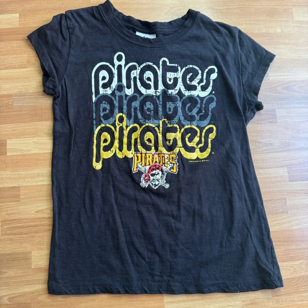 Pittsburgh Pirates girls, black short sleeve T-shirt, size 8/10 MLB